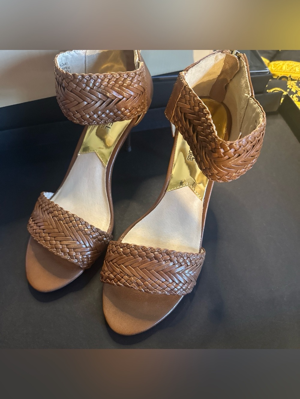 Michael Kors Juniper Dark Walnut Sandals size 9 NIB - Picture 3 of 16